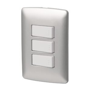 Placa armada 3 interruptores sencillos,plata, línea Italiana
